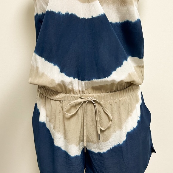 Joie Silk Tie Dye Sleeveless Scoop Neck Isidora Romper XS Ivory Beige Navy FLAWS - Picture 5 of 13